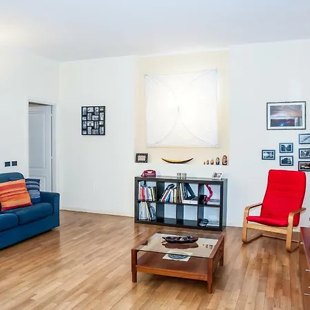 Cozy And Comfy 1 Bedroom Apt - Citta Studi Appartement